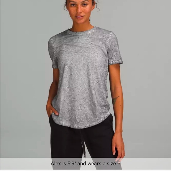 Lululemon Love Crew Short Sleeve T-Shirt
DESIGNED FOR ON THE MOVE - Picture 8 of 8